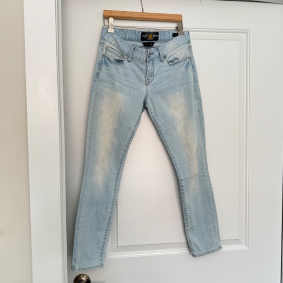 Lucky Brand Jeans | Leila Capri Light Denim Straight Jeans - Picture 6 of 7